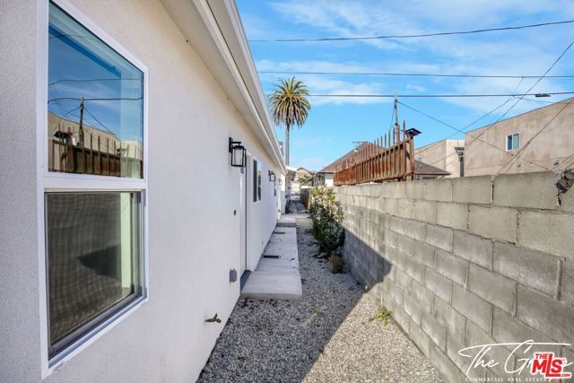 856 W 47th Street, Los Angeles, CA 90037