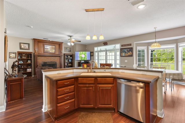 32839 WEBBS WAY, Sorrento, FL 32776