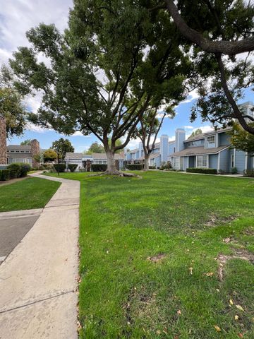 1448 Plymouth Rock Way, Clovis, CA 93612