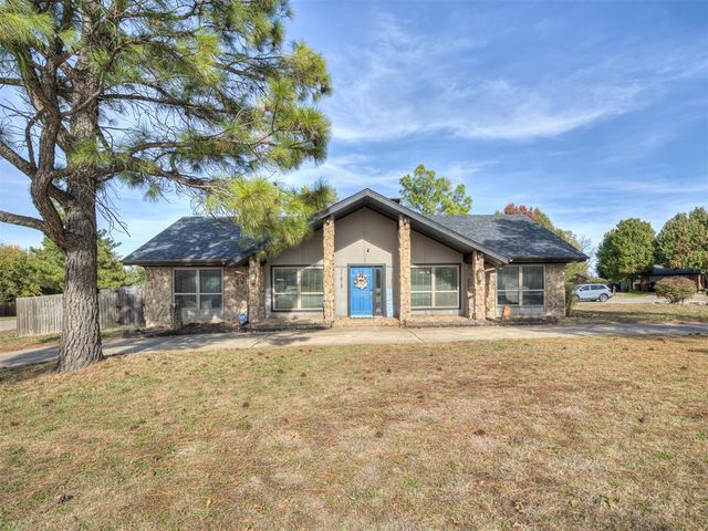 11613 Footmans Court, Yukon, OK 73099