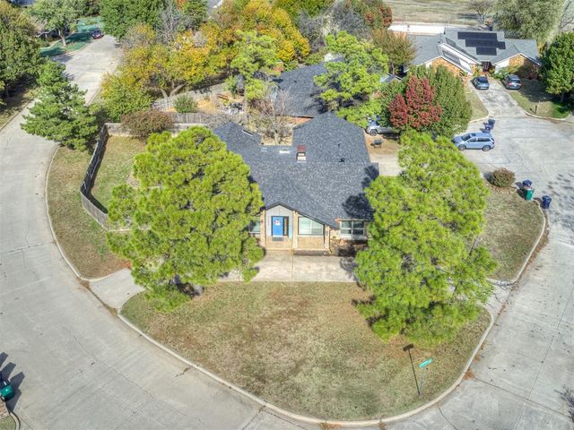 11613 Footmans Court, Yukon, OK 73099