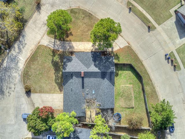 11613 Footmans Court, Yukon, OK 73099