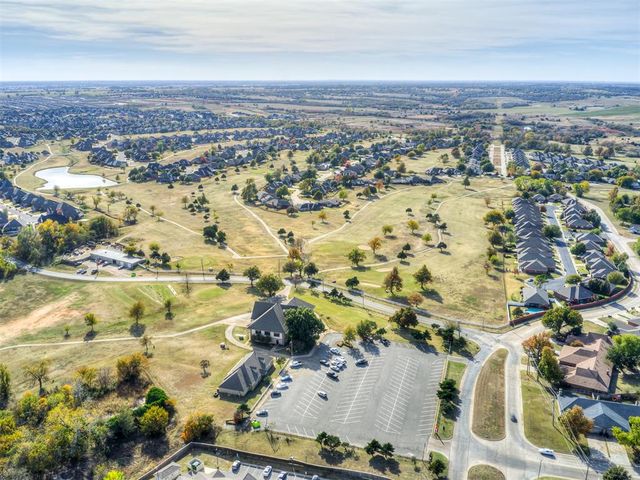 11613 Footmans Court, Yukon, OK 73099