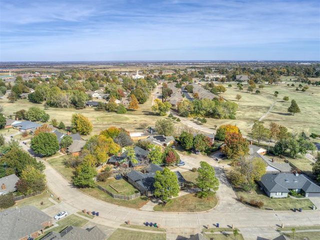 11613 Footmans Court, Yukon, OK 73099