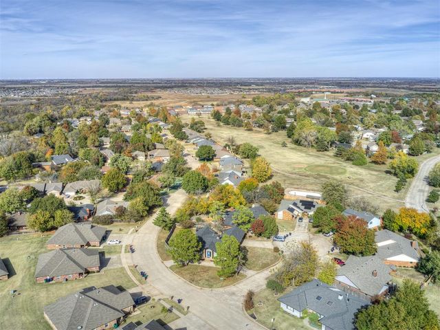 11613 Footmans Court, Yukon, OK 73099