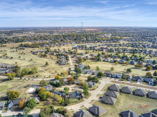 11613 Footmans Court, Yukon, OK 73099