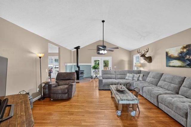 2318 Dobbins Pike, Portland, TN 37148