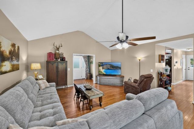 2318 Dobbins Pike, Portland, TN 37148