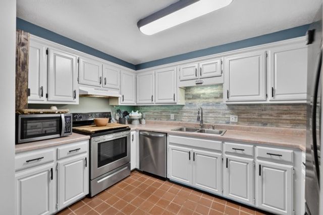 2318 Dobbins Pike, Portland, TN 37148