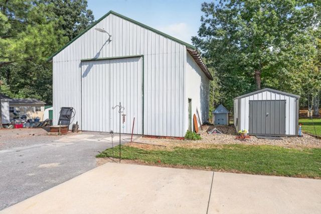 2318 Dobbins Pike, Portland, TN 37148