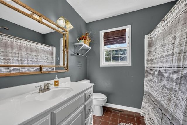 2318 Dobbins Pike, Portland, TN 37148