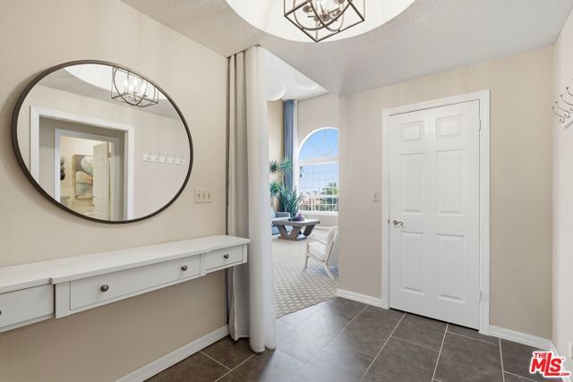 1457 Reeves Street 301, Los Angeles, CA 90035