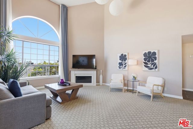 1457 Reeves Street 301, Los Angeles, CA 90035