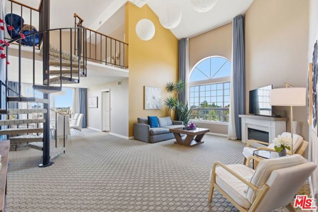 1457 Reeves Street 301, Los Angeles, CA 90035