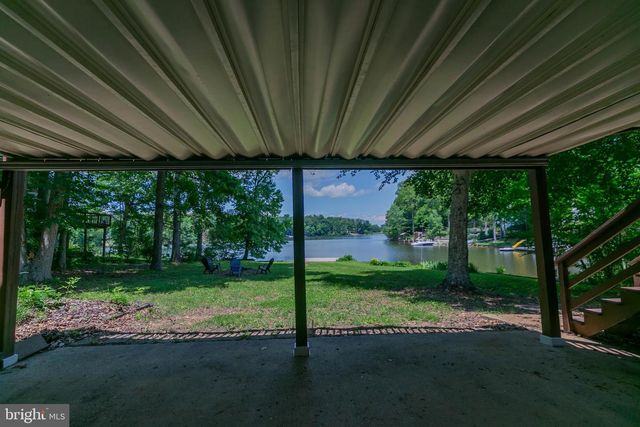 459 LAND OR, Ruther Glen, VA 22546