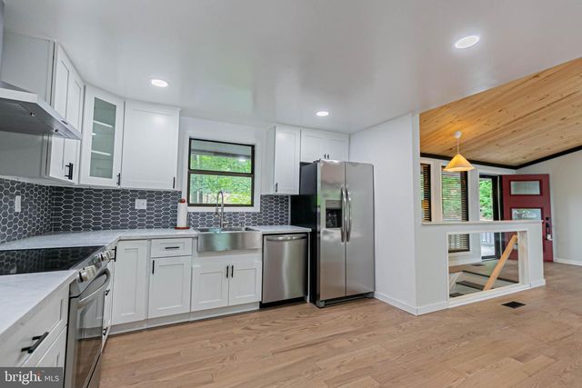 459 LAND OR, Ruther Glen, VA 22546