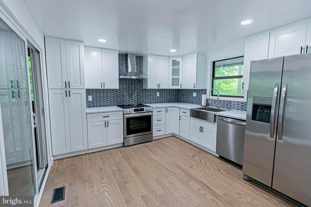 459 LAND OR, Ruther Glen, VA 22546