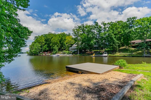 459 LAND OR, Ruther Glen, VA 22546