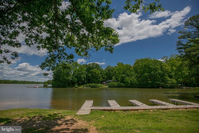 459 LAND OR, Ruther Glen, VA 22546