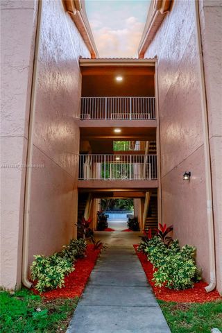 15770 SW 106th Ter 305, Miami, FL 33196