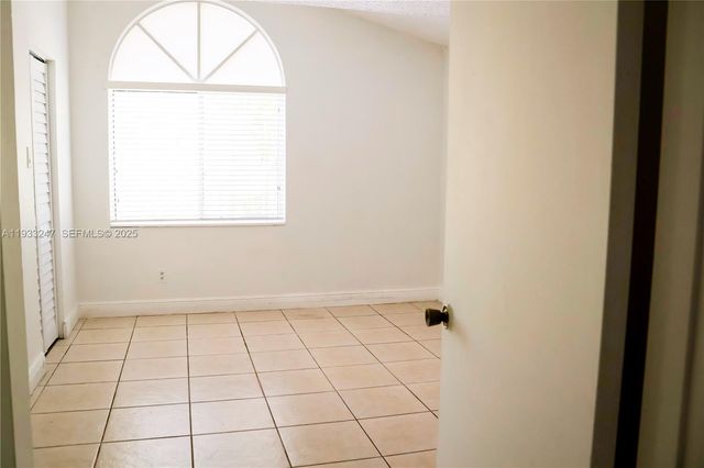 15770 SW 106th Ter 305, Miami, FL 33196