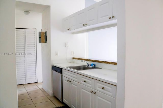 15770 SW 106th Ter 305, Miami, FL 33196