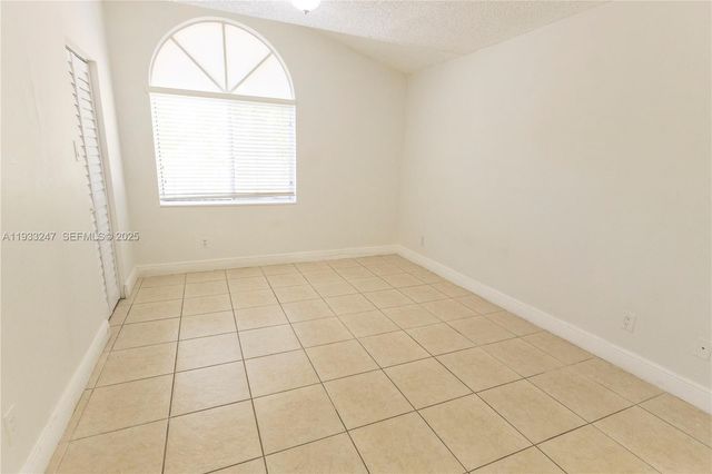 15770 SW 106th Ter 305, Miami, FL 33196