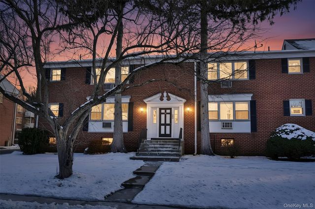 24 Bon Aire Circle N, Suffern, NY 10901