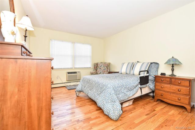 24 Bon Aire Circle N, Suffern, NY 10901