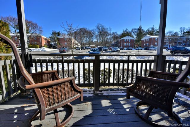 24 Bon Aire Circle N, Suffern, NY 10901