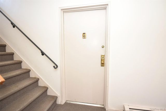 24 Bon Aire Circle N, Suffern, NY 10901