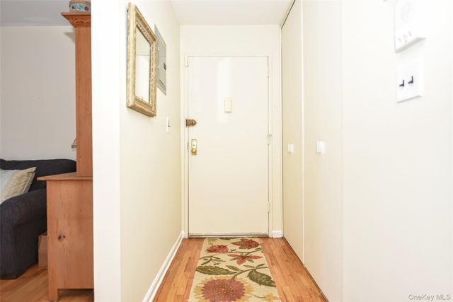 24 Bon Aire Circle N, Suffern, NY 10901