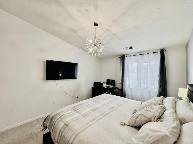 12021 Carrington Lane, Loveland, OH 45140