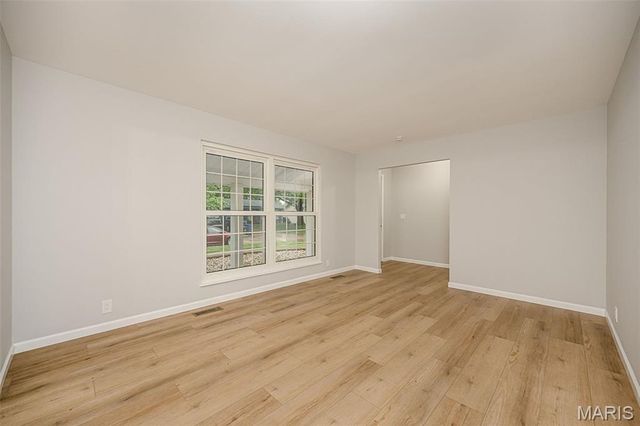 2111 Shoreham Drive, Florissant, MO 63033