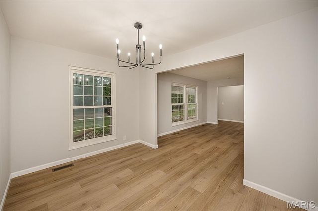 2111 Shoreham Drive, Florissant, MO 63033
