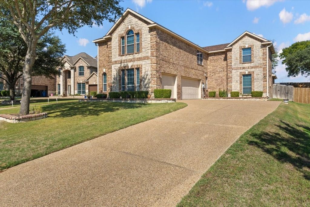 1129 Northlake Drive, Desoto, TX 75115 — exterior