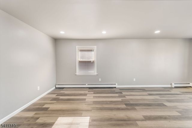 701 Mccandless Pl, Linden City, NJ 07036