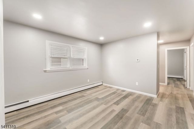 701 Mccandless Pl, Linden City, NJ 07036