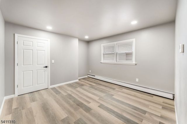 701 Mccandless Pl, Linden City, NJ 07036