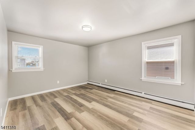 701 Mccandless Pl, Linden City, NJ 07036