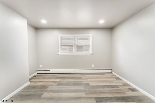 701 Mccandless Pl, Linden City, NJ 07036