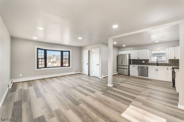 701 Mccandless Pl, Linden City, NJ 07036