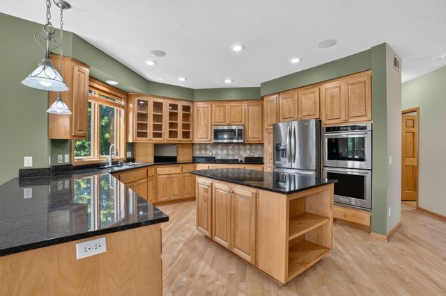 18897 Explorer Trail, Eden Prairie, MN 55347
