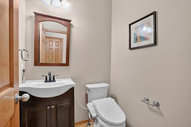18897 Explorer Trail, Eden Prairie, MN 55347