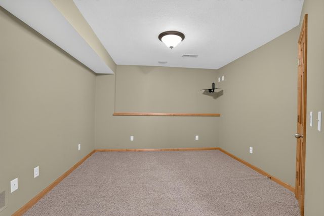 18897 Explorer Trail, Eden Prairie, MN 55347