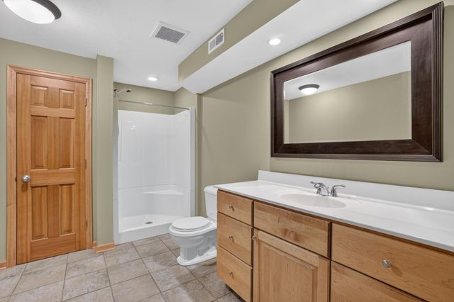 18897 Explorer Trail, Eden Prairie, MN 55347