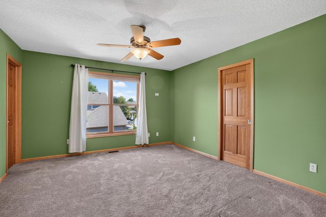 18897 Explorer Trail, Eden Prairie, MN 55347