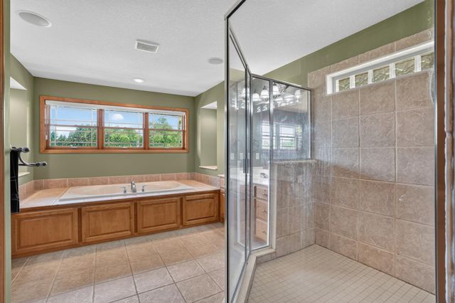 18897 Explorer Trail, Eden Prairie, MN 55347