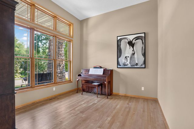 18897 Explorer Trail, Eden Prairie, MN 55347