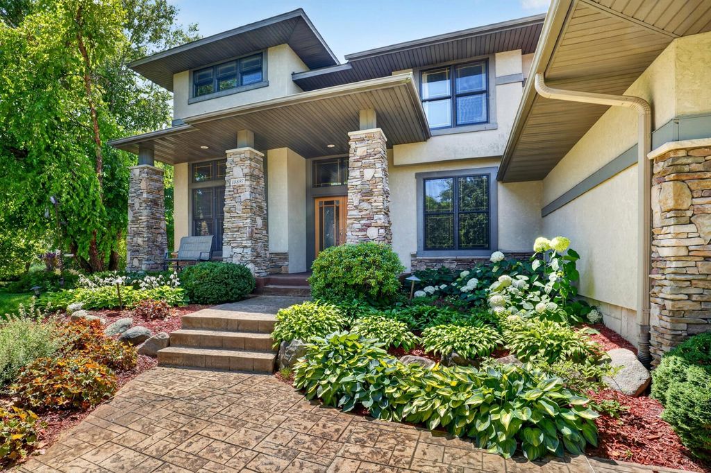 18897 Explorer Trail, Eden Prairie, MN 55347